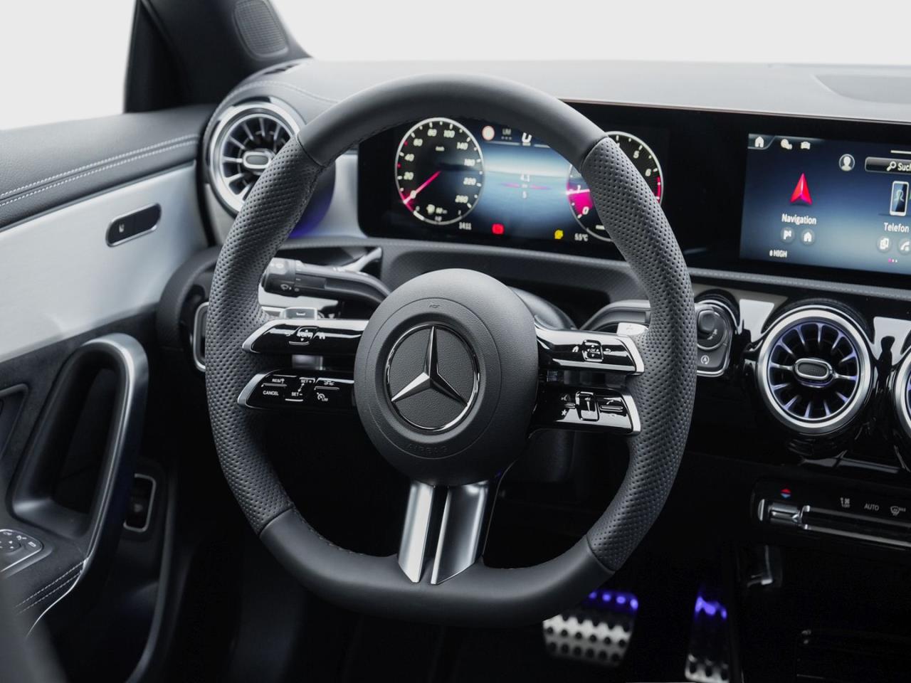 Mercedes-Benz CLA 180 Coupé AMG Night Distronic Kamera Keyless