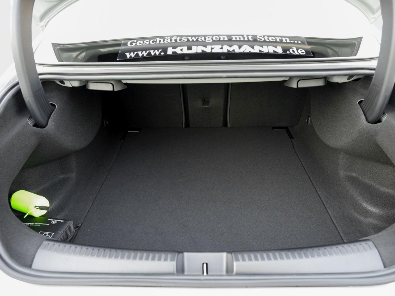 Mercedes-Benz CLA 180 Coupé AMG Night Kamera Distronic AHK