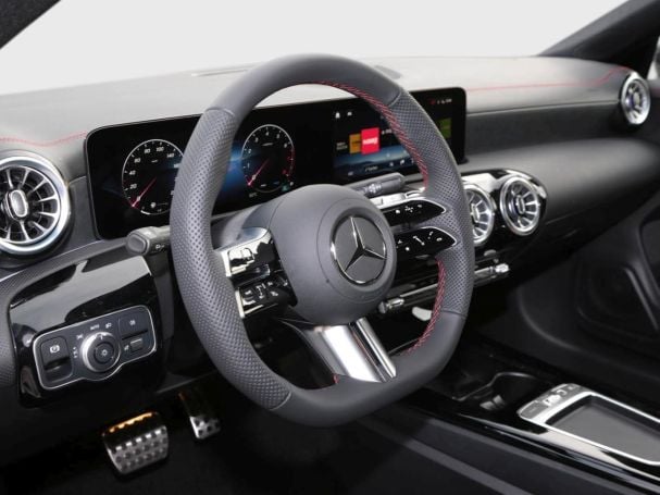 Mercedes-Benz CLA 180 Coupé AMG Night MBUXNavi-Prem. Distronic Mercedes-Benz CLA 180 Coupé AMG Night MBUXNavi-Prem. Distronic
