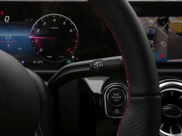 Mercedes-Benz CLA 180 Coupé AMG Night Distronic KeylessGo 360° Mercedes-Benz CLA 180 Coupé AMG Night Distronic KeylessGo 360°