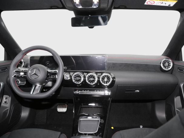 Mercedes-Benz CLA 180 Coupé AMG Night Distronic KeylessGo 360° Mercedes-Benz CLA 180 Coupé AMG Night Distronic KeylessGo 360°