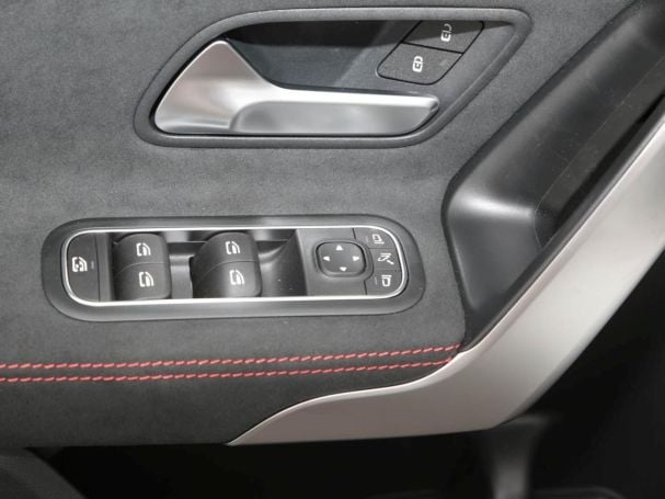 Mercedes-Benz CLA 180 Coupé AMG Night Distronic KeylessGo 360° Mercedes-Benz CLA 180 Coupé AMG Night Distronic KeylessGo 360°