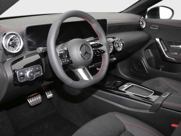 Mercedes-Benz CLA 180 Coupé AMG Night Distronic KeylessGo 360° Mercedes-Benz CLA 180 Coupé AMG Night Distronic KeylessGo 360°