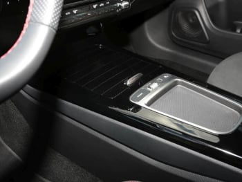 Mercedes-Benz CLA 200 Coupé AMG MBUX Navi Kamera Lenkradhzg