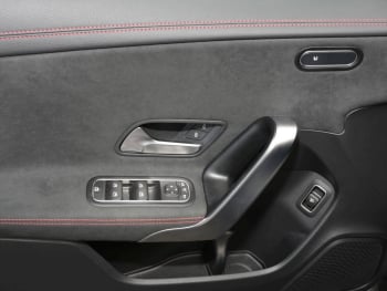 Mercedes-Benz CLA 200 Coupé AMG MBUX Navi Kamera Lenkradhzg