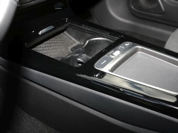 Mercedes-Benz CLA 200 Coupé AMG MBUX Navi Kamera Lenkradhzg Mercedes-Benz CLA 200 Coupé AMG MBUX Navi Kamera Lenkradhzg
