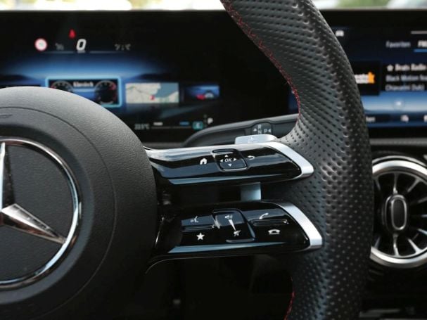 Mercedes-Benz CLA 200 Coupé AMG MBUX Navi Kamera Lenkradhzg Mercedes-Benz CLA 200 Coupé AMG MBUX Navi Kamera Lenkradhzg