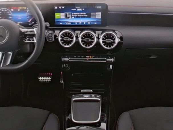 Mercedes-Benz CLA 200 Coupé AMG MBUX Navi Kamera Lenkradhzg Mercedes-Benz CLA 200 Coupé AMG MBUX Navi Kamera Lenkradhzg