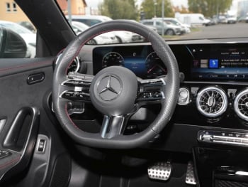 Mercedes-Benz CLA 200 Coupé AMG MBUX Navi Kamera Lenkradhzg