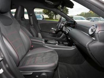 Mercedes-Benz CLA 200 Coupé AMG MBUX Navi Kamera Lenkradhzg