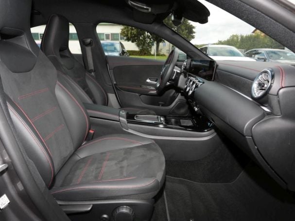 Mercedes-Benz CLA 200 Coupé AMG MBUX Navi Kamera Lenkradhzg Mercedes-Benz CLA 200 Coupé AMG MBUX Navi Kamera Lenkradhzg