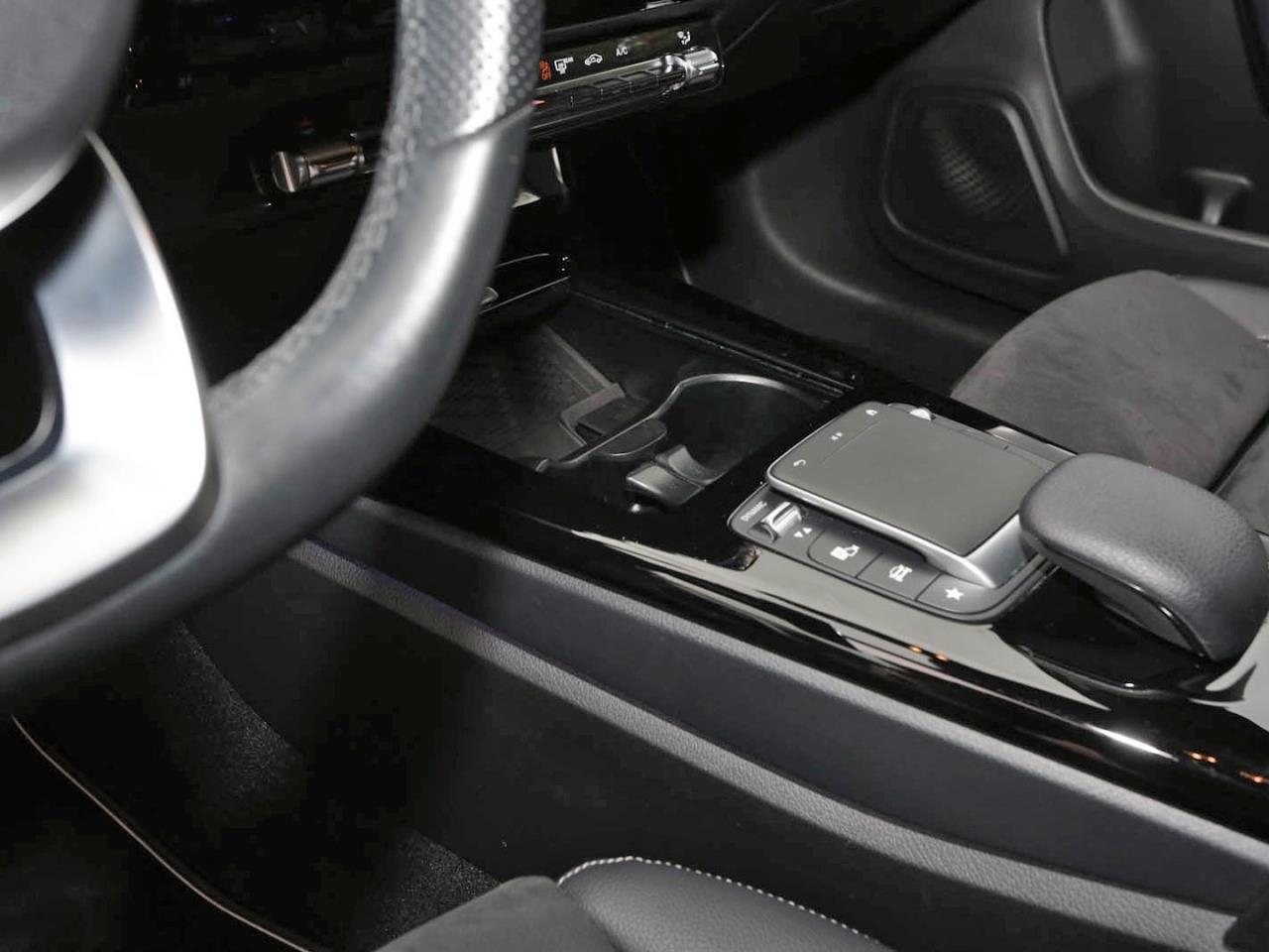 Mercedes-Benz CLA 200 Coupé AMG Night EDITION2020 Panorama