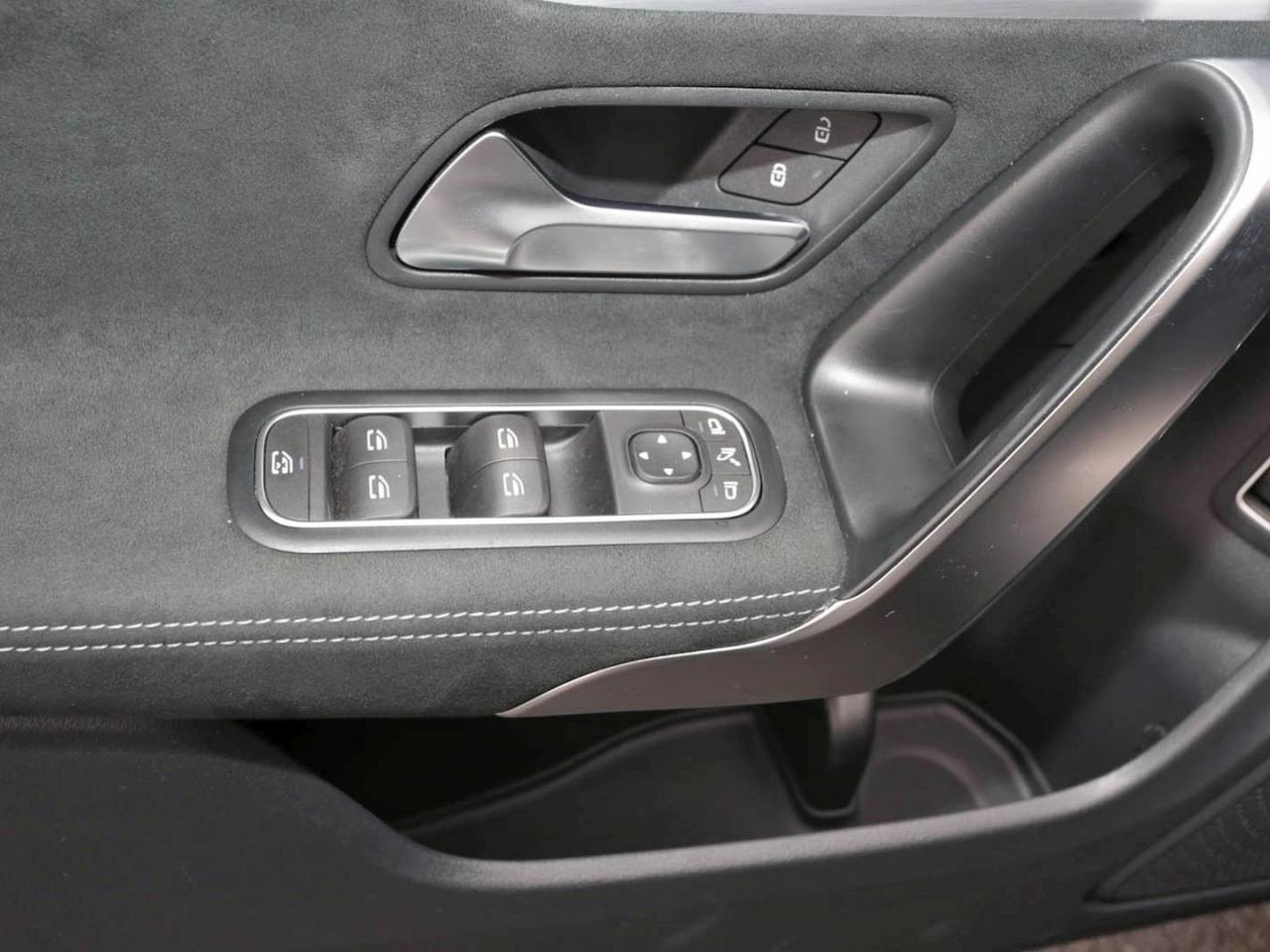 Mercedes-Benz CLA 200 Coupé AMG Night EDITION2020 Panorama