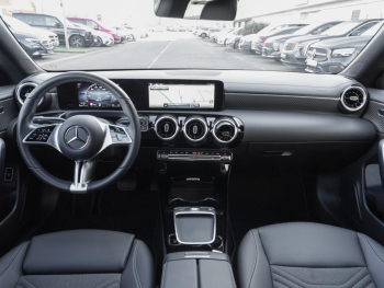 Mercedes-Benz CLA 200 Coupé Progressive Distronic Kamera