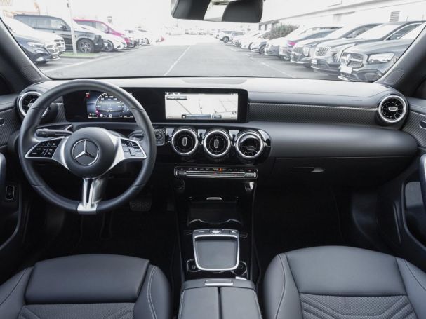 Mercedes-Benz CLA 200 Coupé Progressive Distronic Kamera