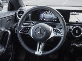 Mercedes-Benz CLA 200 Coupé Progressive Distronic Kamera