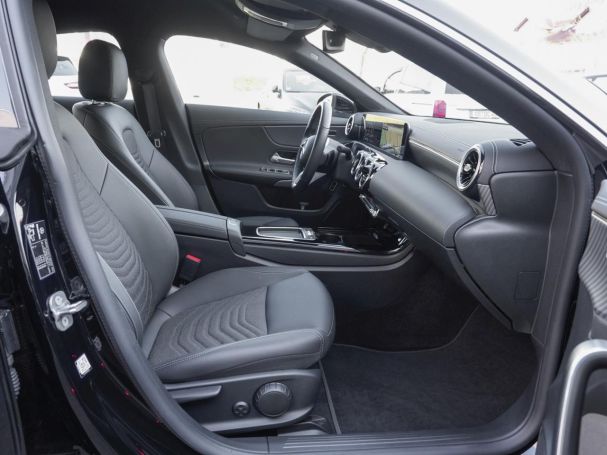 Mercedes-Benz CLA 200 Coupé Progressive Distronic Kamera