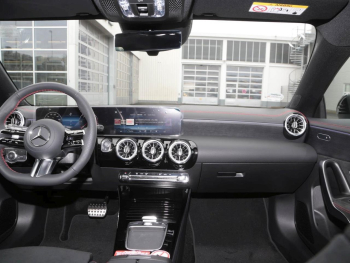 Mercedes-Benz CLA 200 d Coupé AMG Night Panorama Distronic AHK