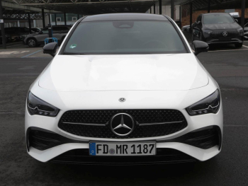 Mercedes-Benz CLA 200 d Coupé AMG Night Panorama Distronic AHK