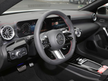 Mercedes-Benz CLA 200 d Coupé AMG Night Panorama Distronic AHK