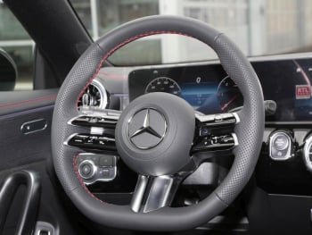 Mercedes-Benz CLA 200 d Coupé AMG Night Panorama Distronic AHK