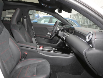 Mercedes-Benz CLA 200 d Coupé AMG Night Panorama Distronic AHK