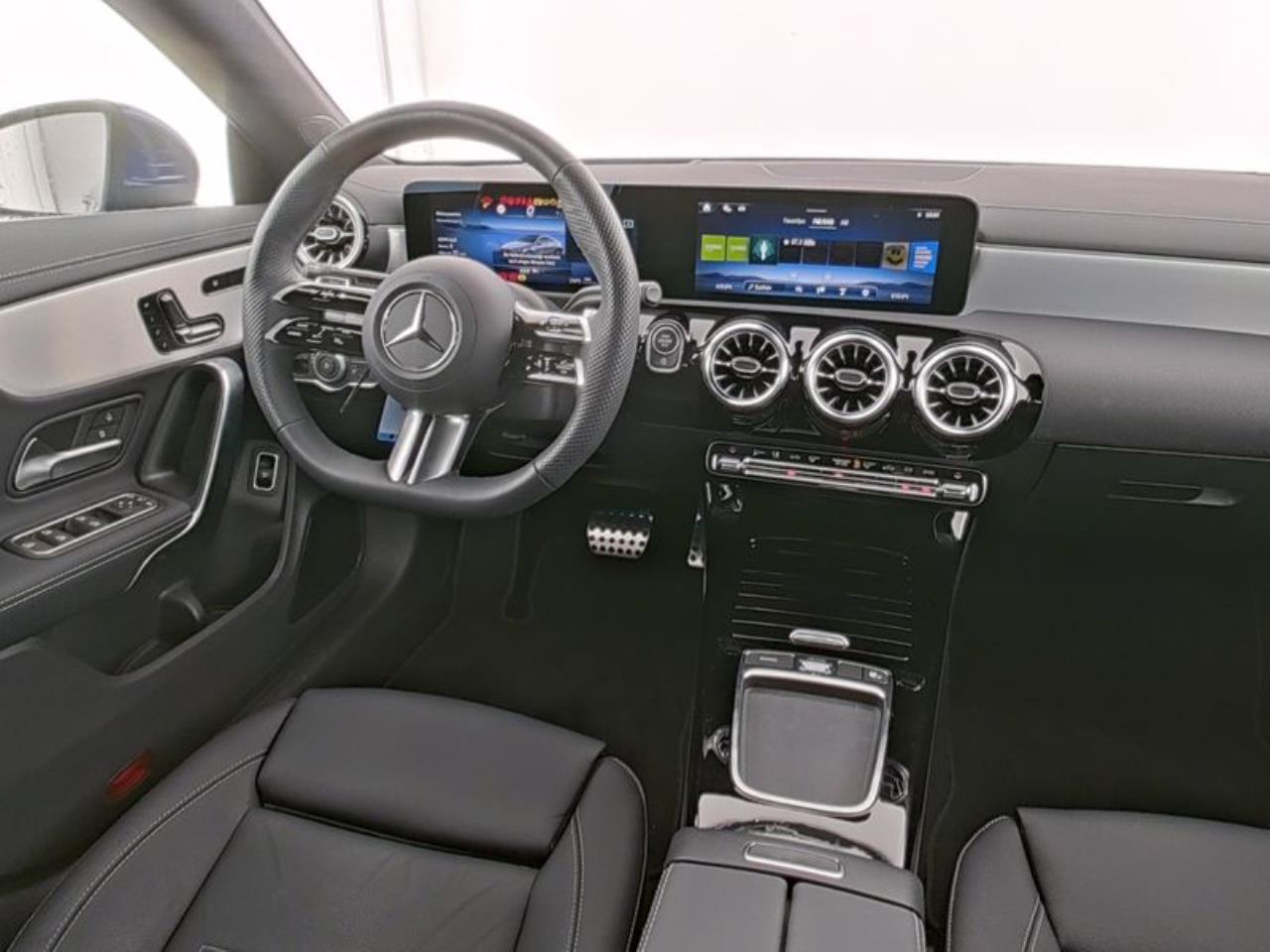 Mercedes-Benz CLA 220 4M Coupé AMG Distronic Panorama Leder