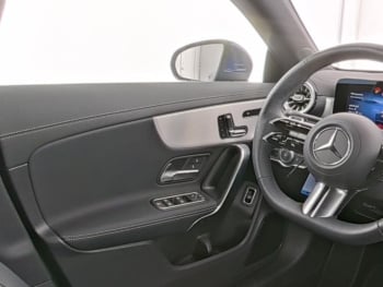 Mercedes-Benz CLA 220 4M Coupé AMG Distronic Panorama 360° SHZ