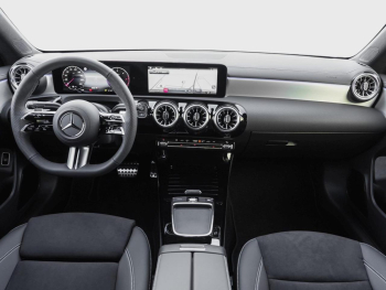 Mercedes-Benz CLA 220 d Coupé AMG Night Distronic Kamera AHK