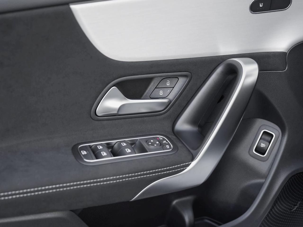 Mercedes-Benz CLA 220 d Coupé AMG Night Distronic Kamera AHK