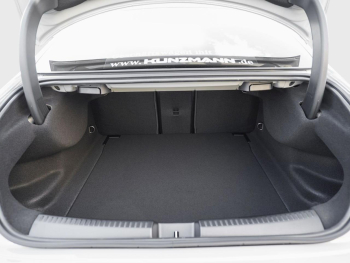 Mercedes-Benz CLA 220 d Coupé AMG Night Distronic Kamera AHK