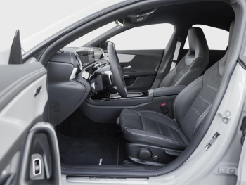 Mercedes-Benz CLA 220 d Coupé AMG Night Distronic Kamera AHK