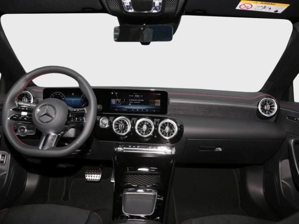 Mercedes-Benz CLA 220 d Coupé AMG Distronic AHK KeylessGo 360° Mercedes-Benz CLA 220 d Coupé AMG Distronic AHK KeylessGo 360°