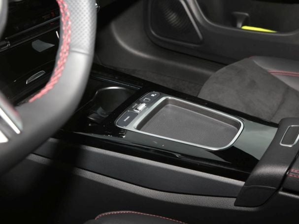 Mercedes-Benz CLA 220 d Coupé AMG Distronic AHK KeylessGo 360° Mercedes-Benz CLA 220 d Coupé AMG Distronic AHK KeylessGo 360°
