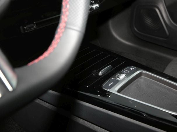 Mercedes-Benz CLA 220 d Coupé AMG Distronic AHK KeylessGo 360° Mercedes-Benz CLA 220 d Coupé AMG Distronic AHK KeylessGo 360°