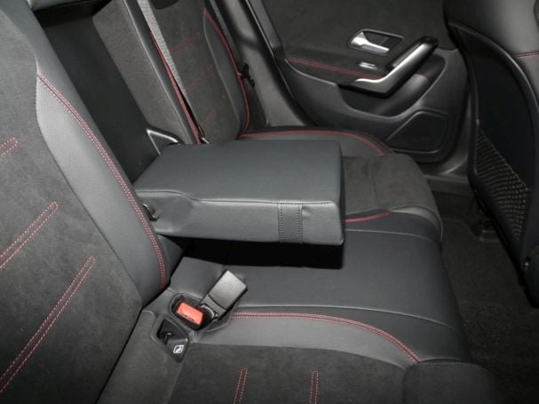 Mercedes-Benz CLA 220 d Coupé AMG Distronic AHK KeylessGo 360° Mercedes-Benz CLA 220 d Coupé AMG Distronic AHK KeylessGo 360°