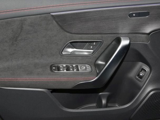 Mercedes-Benz CLA 220 d Coupé AMG Distronic AHK KeylessGo 360° Mercedes-Benz CLA 220 d Coupé AMG Distronic AHK KeylessGo 360°