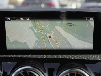 Mercedes-Benz CLA 220 d Coupé AMG Distronic Burmester 360° SHZ