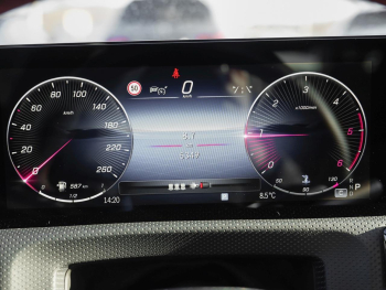 Mercedes-Benz CLA 220 d Coupé AMG Distronic Burmester 360° SHZ