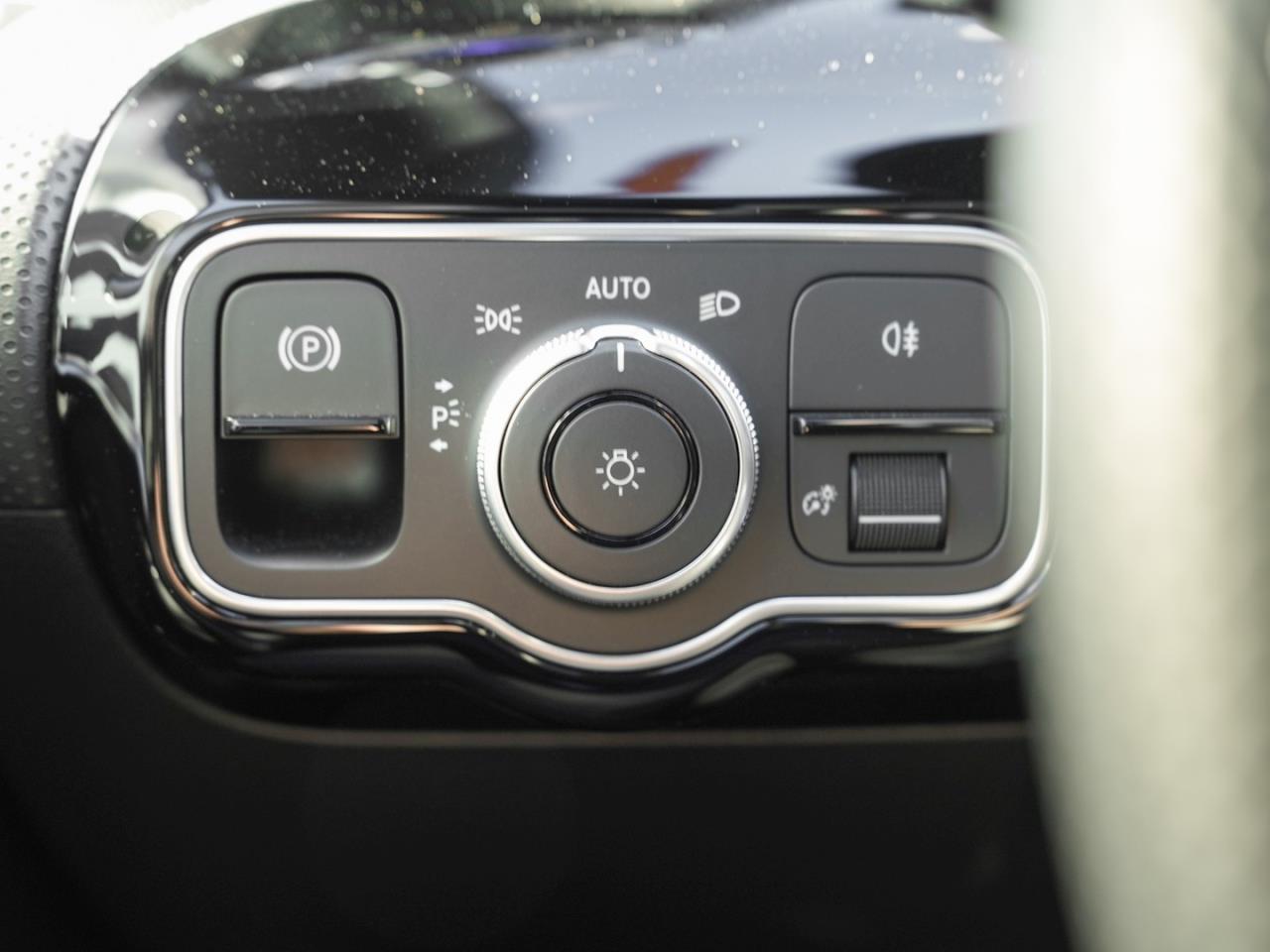 Mercedes-Benz CLA 220 d Coupé AMG Distronic Burmester 360° SHZ