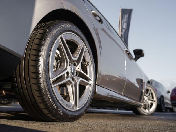 Mercedes-Benz CLA 220 d Coupé AMG Distronic Burmester 360° SHZ