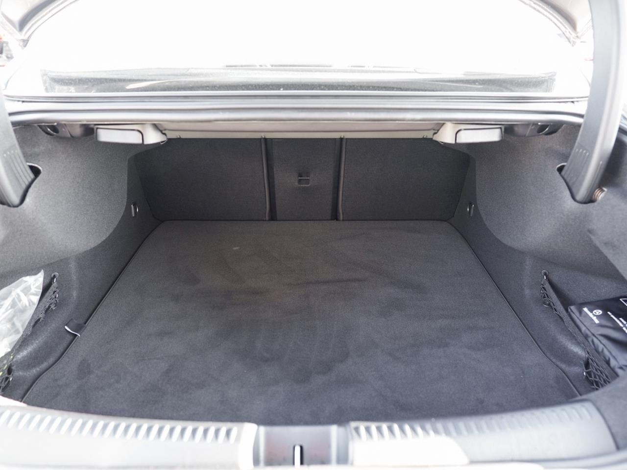 Mercedes-Benz CLA 220 d Coupé AMG Distronic Burmester 360° SHZ