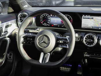 Mercedes-Benz CLA 220 d Coupé AMG Distronic Burmester 360° SHZ
