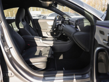 Mercedes-Benz CLA 220 d Coupé AMG Distronic Burmester 360° SHZ