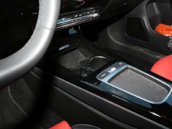 Mercedes-Benz CLA 250 4M Coupé AMG Panorama Leder rot-schwarz