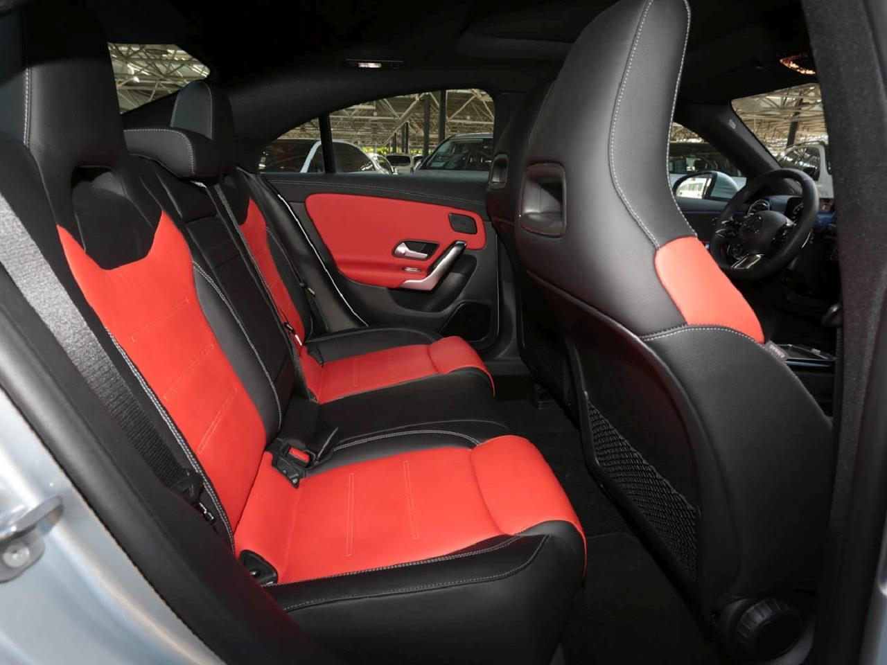 Mercedes-Benz CLA 250 4M Coupé AMG Panorama Leder rot-schwarz