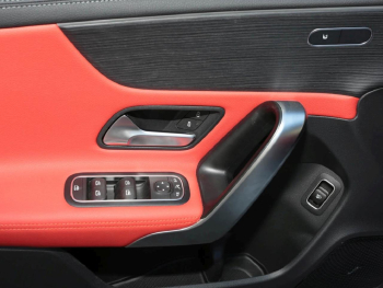 Mercedes-Benz CLA 250 4M Coupé AMG Panorama Leder rot-schwarz