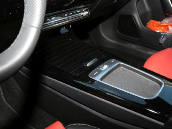 Mercedes-Benz CLA 250 4M Coupé AMG Panorama Leder rot-schwarz