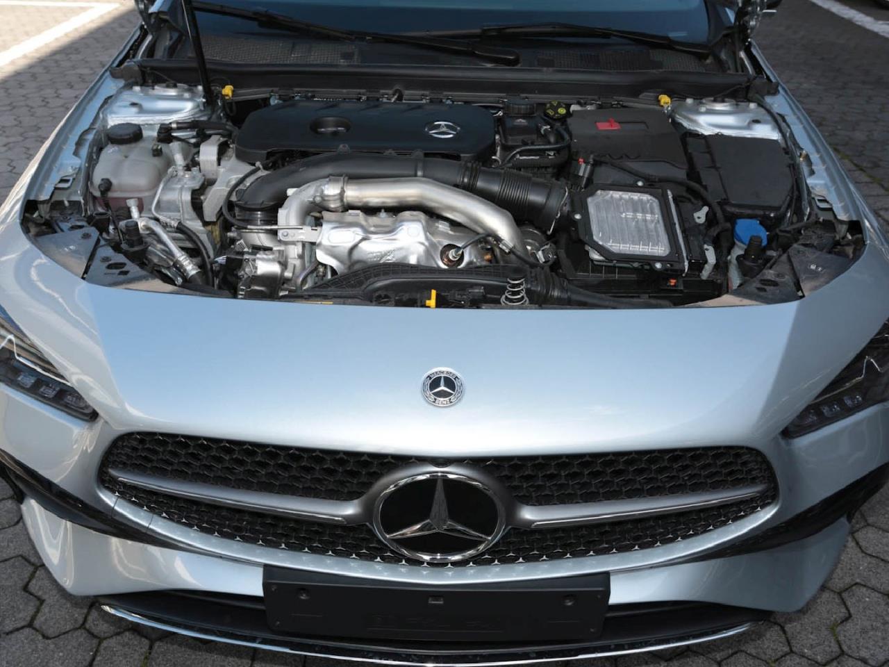 Mercedes-Benz CLA 250 4M Coupé AMG Panorama Leder rot-schwarz