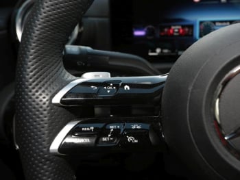 Mercedes-Benz CLA 250 4M Coupé AMG Panorama Leder rot-schwarz